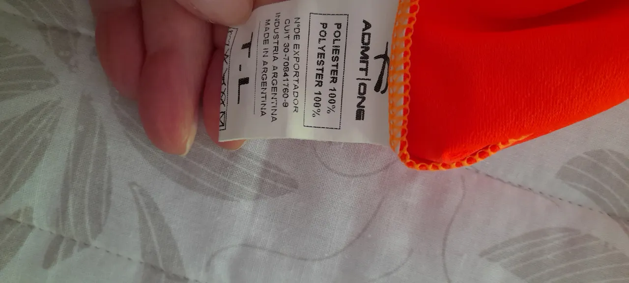 Remera Admit One - Vista 6