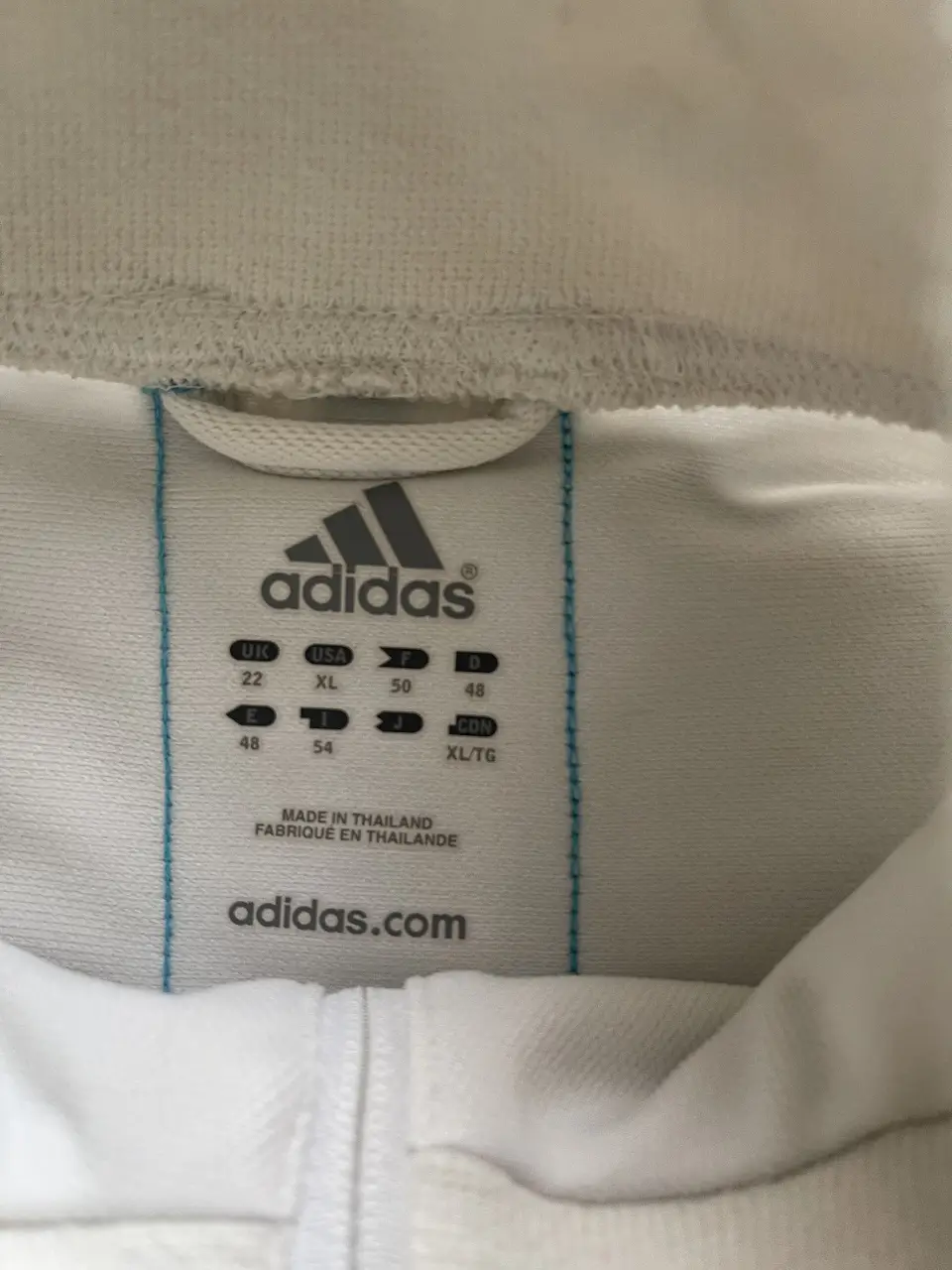 Buzo adidas - Vista 2