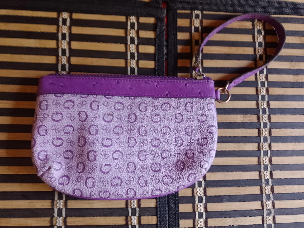 Cartera GUESS - Vista 3