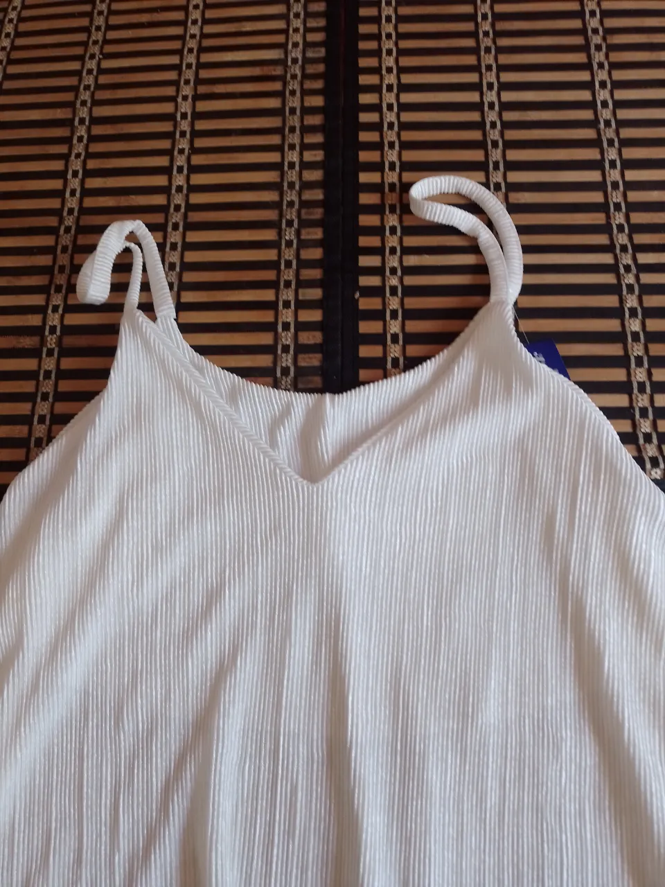 Musculosa A ≠ - Vista 4