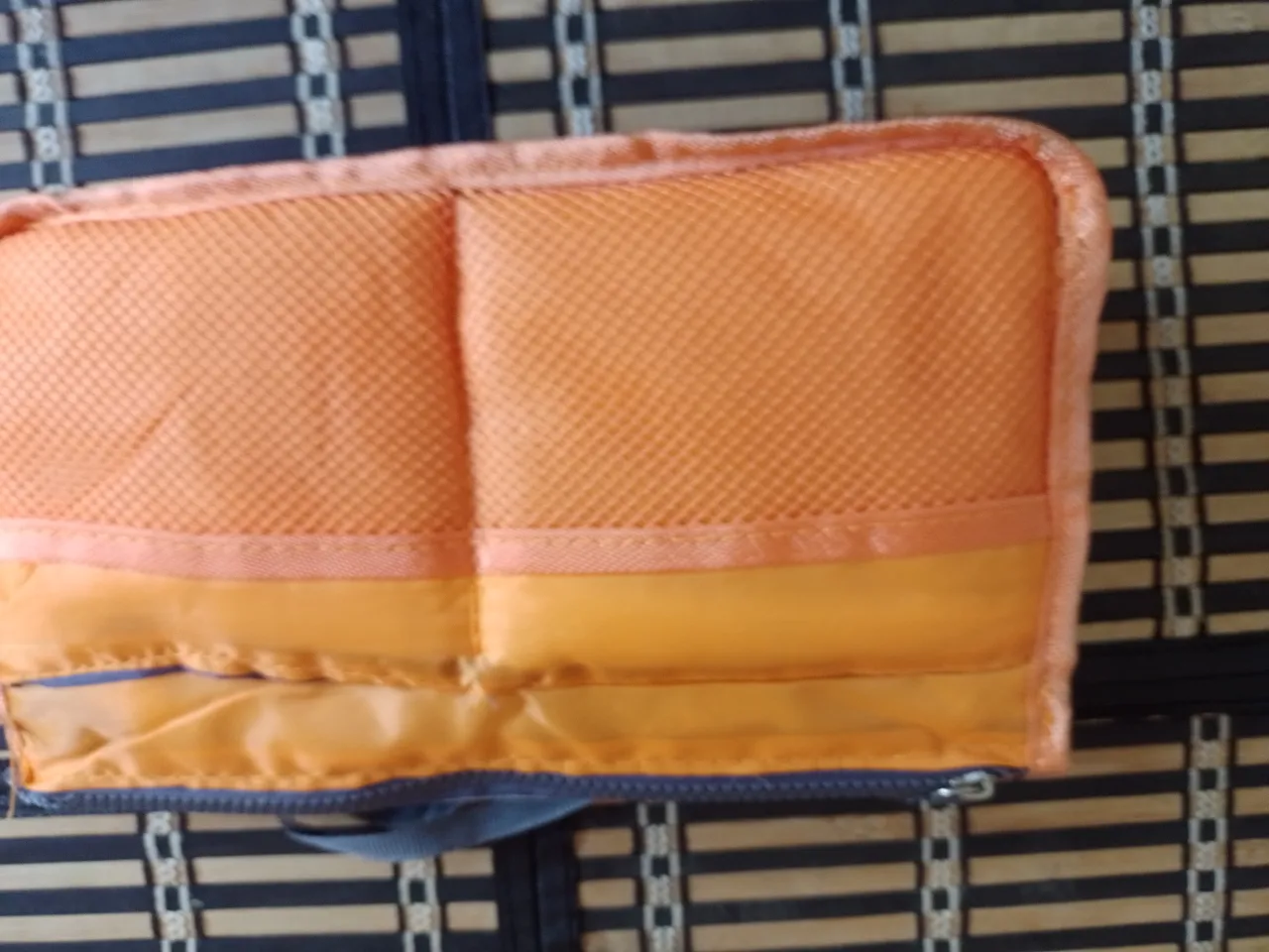 Neceser A ≠ - Vista 3