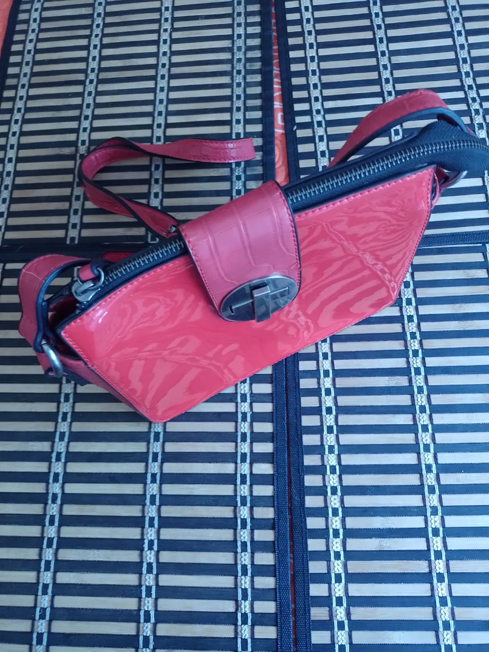 Cartera A ≠ - Vista 3