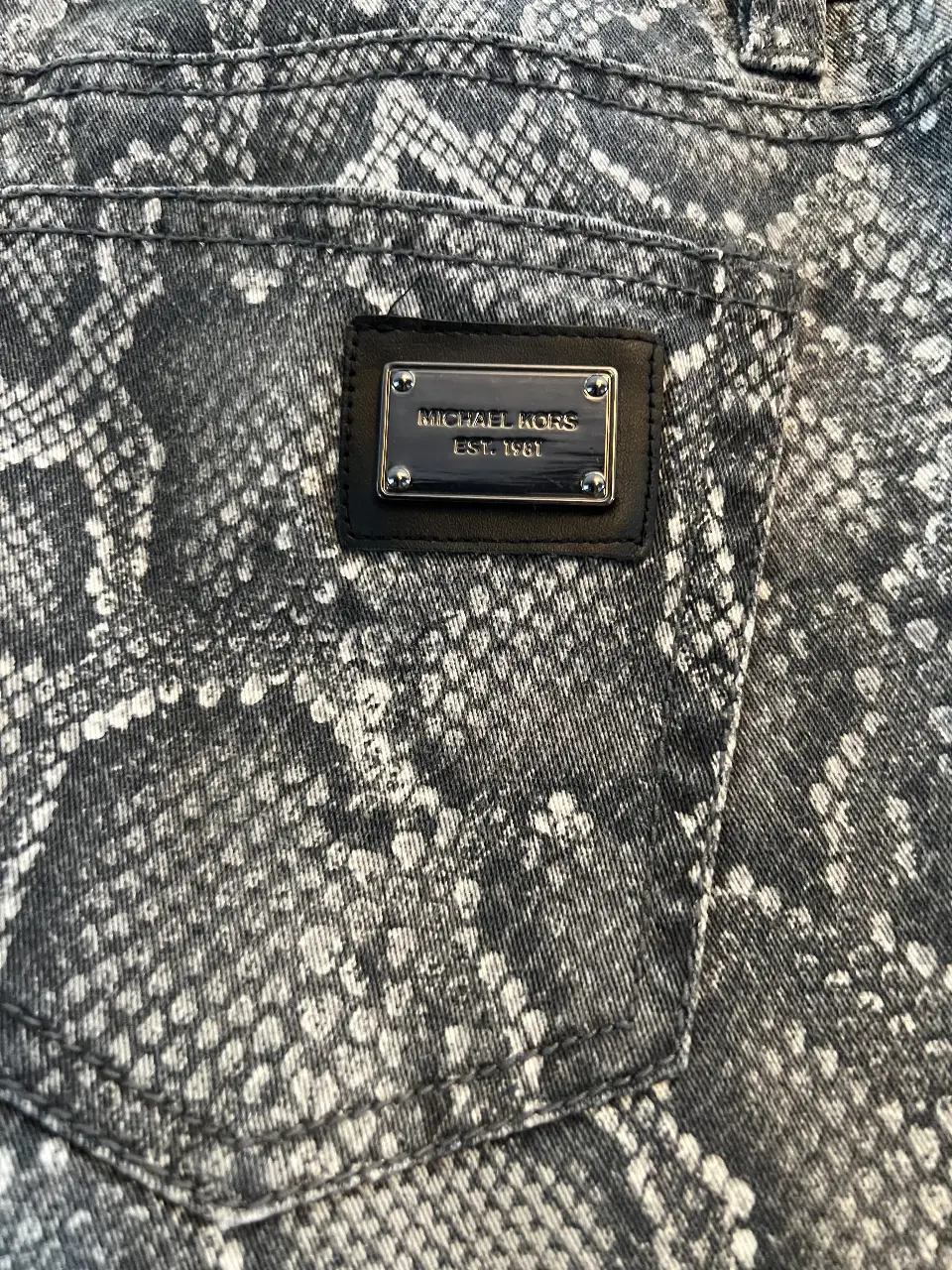 Jean Michael Kors - Vista 4