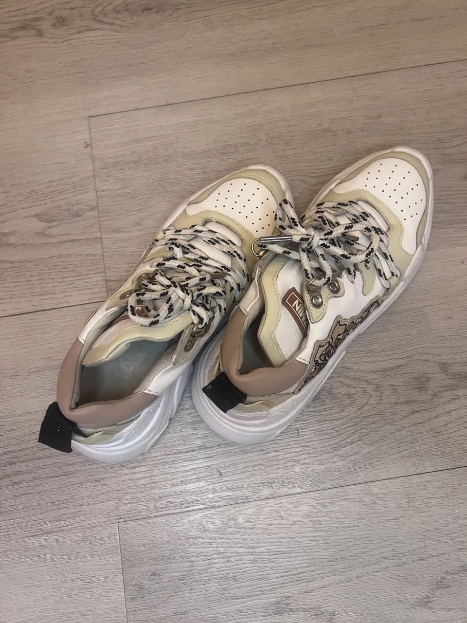 Zapatillas Jazmín Chebar - Vista 2