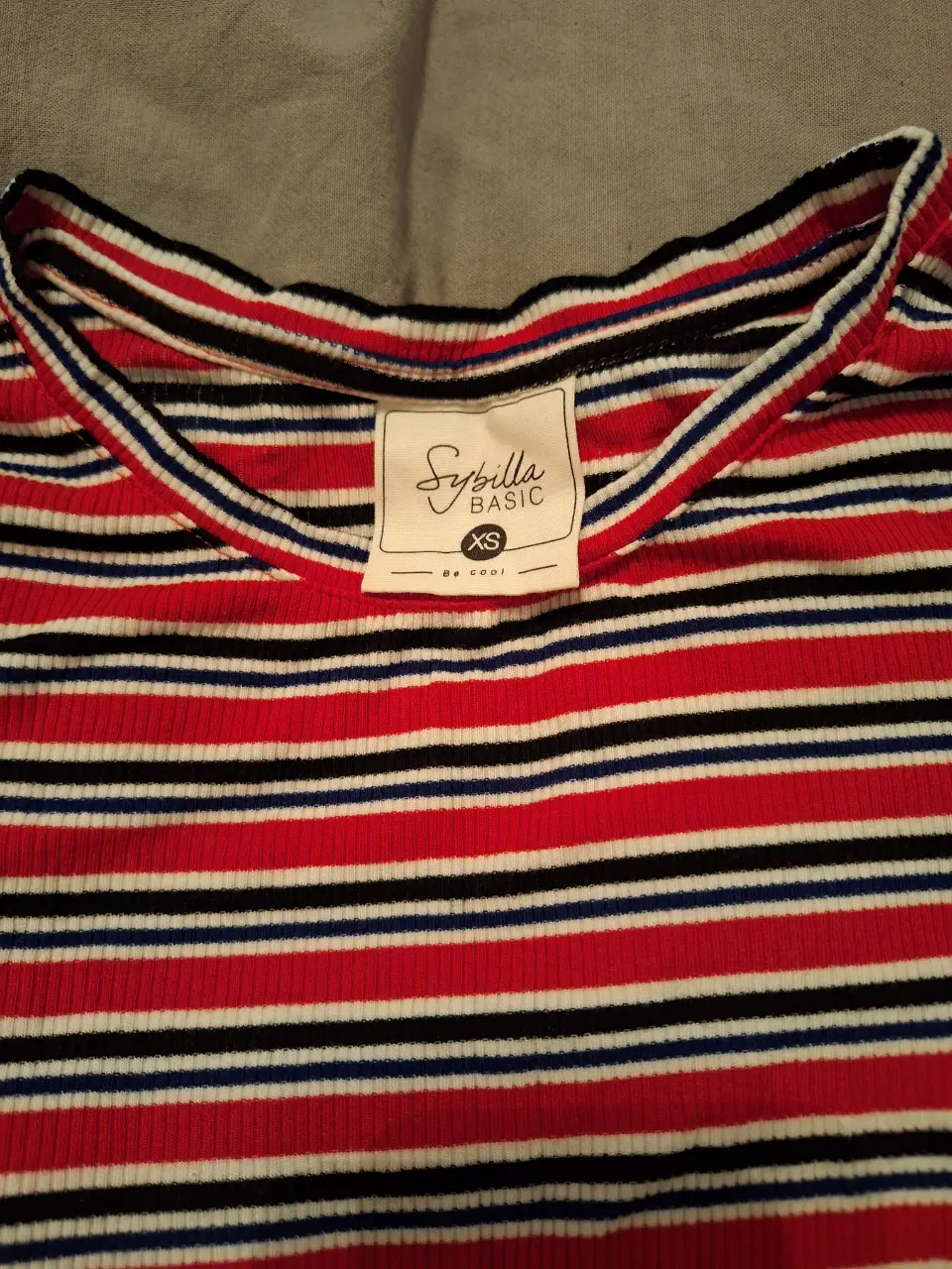 Remera Sybilla - Vista 3