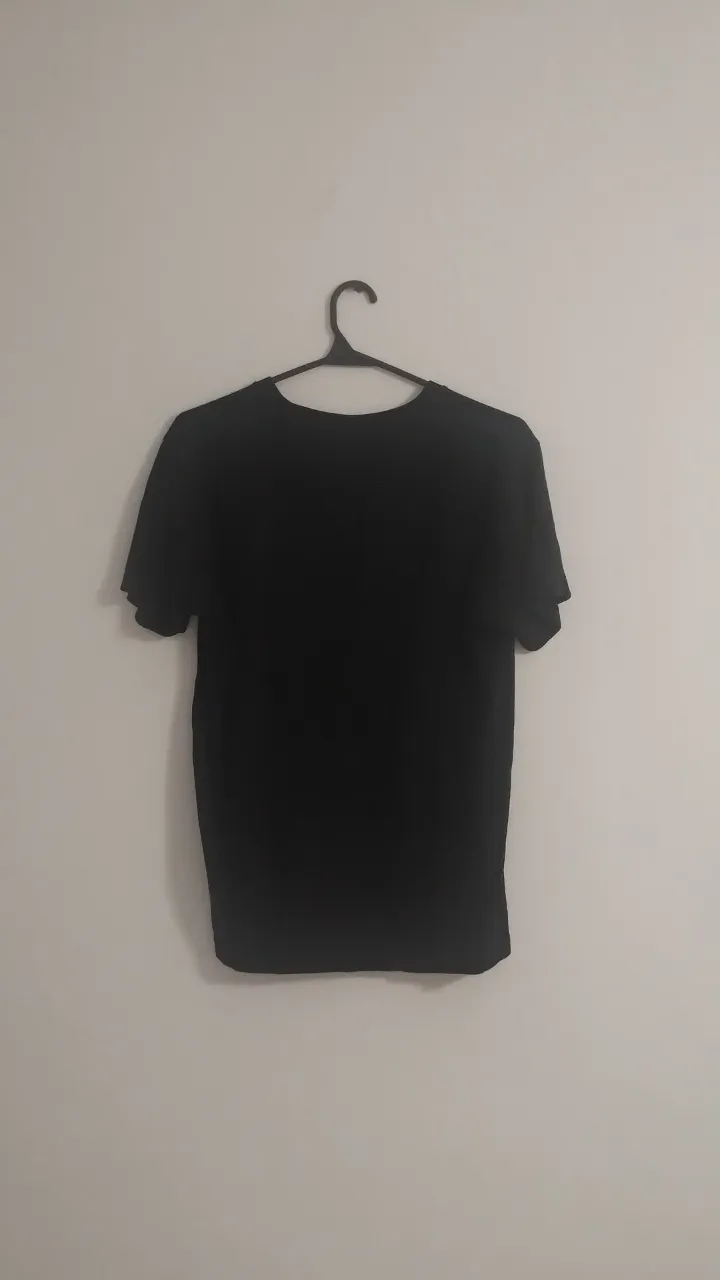 Remera Uniqlo - Vista 2