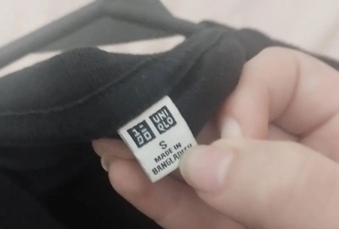 Remera Uniqlo - Vista 3