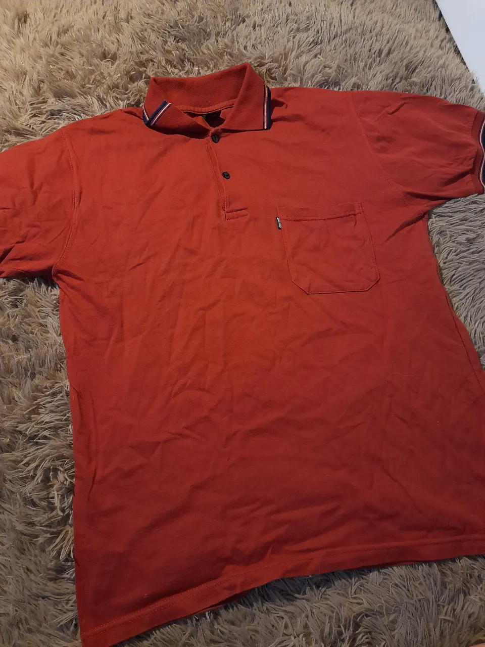 Chomba bordo 
Talle aprox xl
Medidas: largo de mangas 23cm. Axila/axila 56cm. Largo total 73cm. 
1 bolsillo.