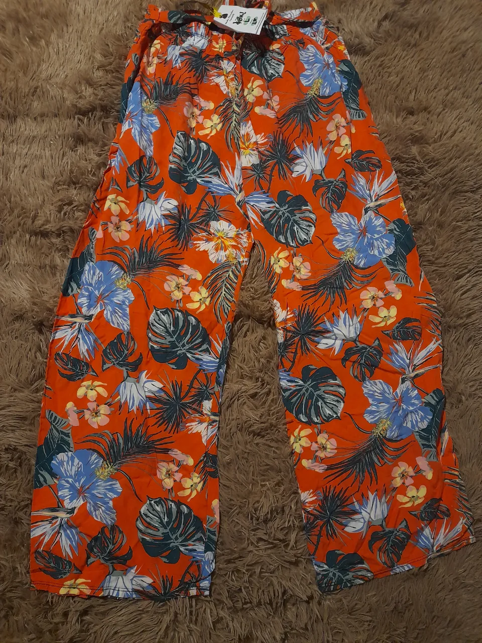 pantalon fibrana 
Medidas: cintura 30/45cm. cadera 60cm.tiro delantero  29cm.largo total 89cm.