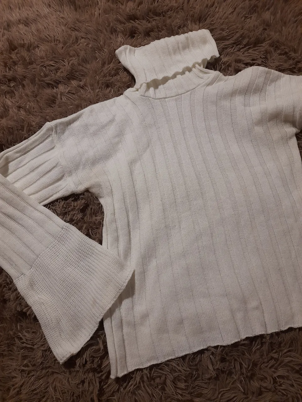 Polera marfil
Talle s/m 
Medidas: axila/axila 46cm. Largo total 51cm.
