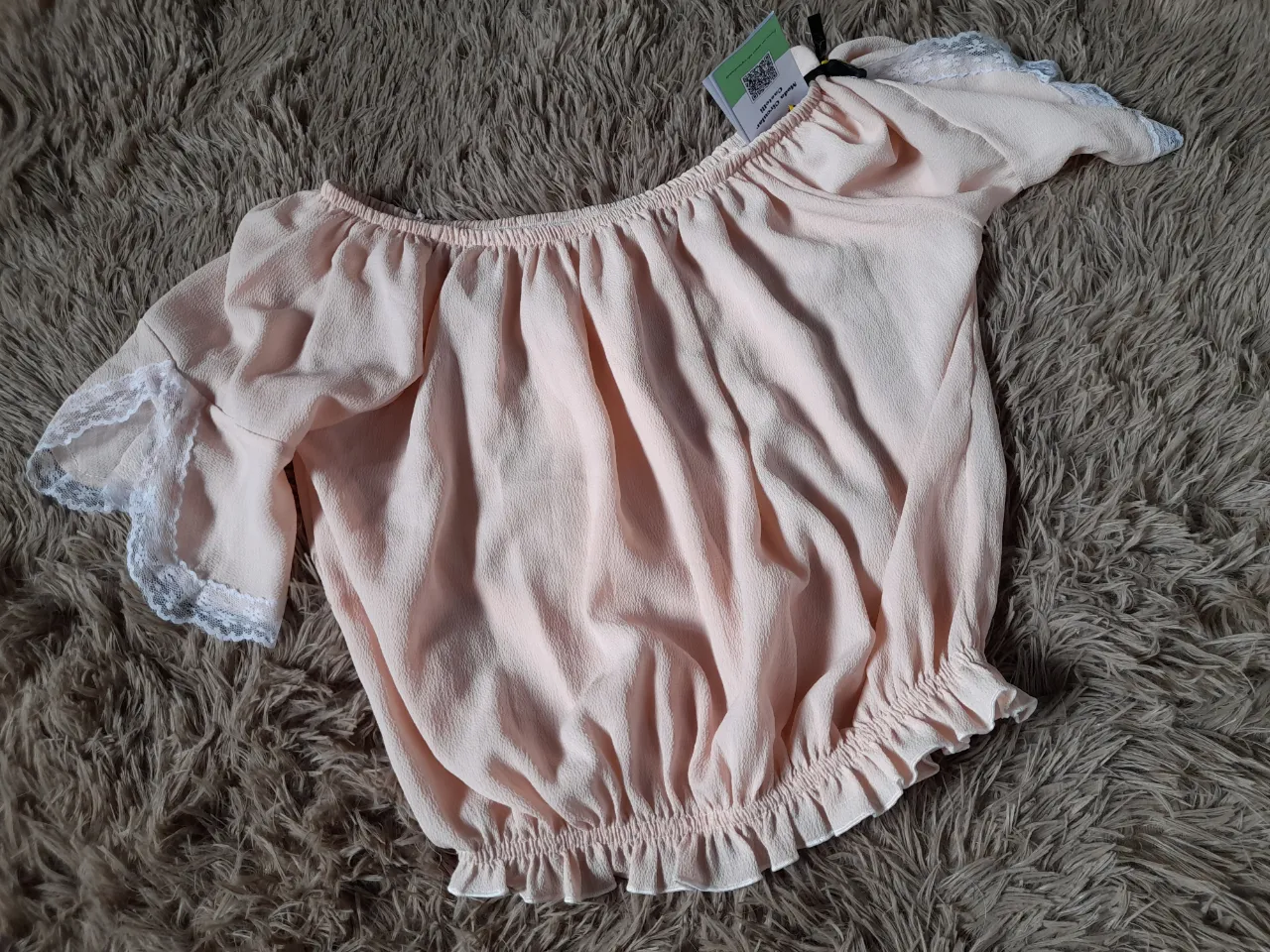 Talle aprox s/m 
Medidas: largo total 42cm. axila/axila 49cm