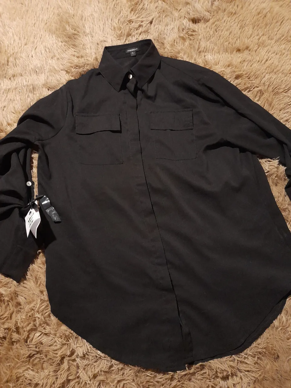 
Camisa talle L 
Marca motiv
Medidas: axila/axila 54cm. Largo total 72cm. Hombro 39cm.