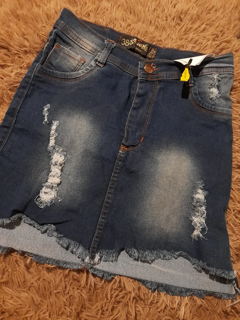 Pollera nueva 
Talle 38
Medidas: 31/37 cm cintura .largo total 35cm.
Elastizada 
.