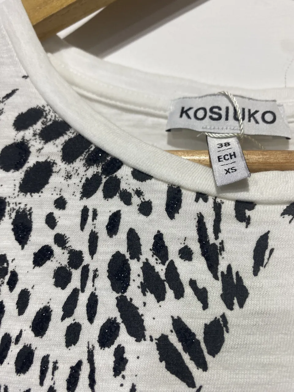 Remera Kosiuko - Vista 3