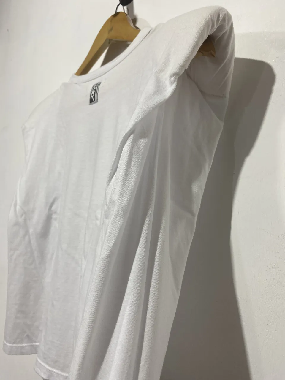 Remera CHER. - Vista 5