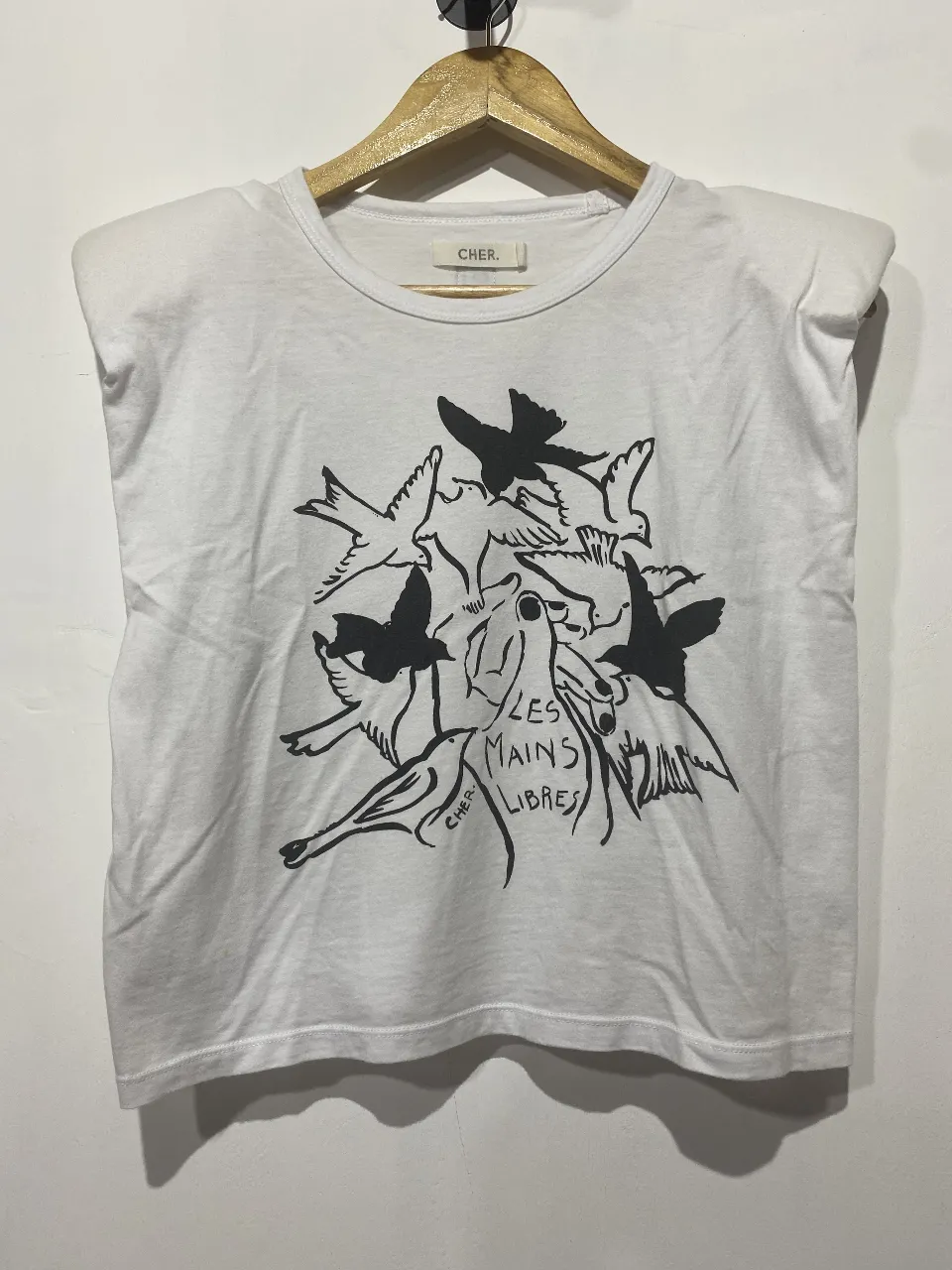 Remera CHER. - Vista 2