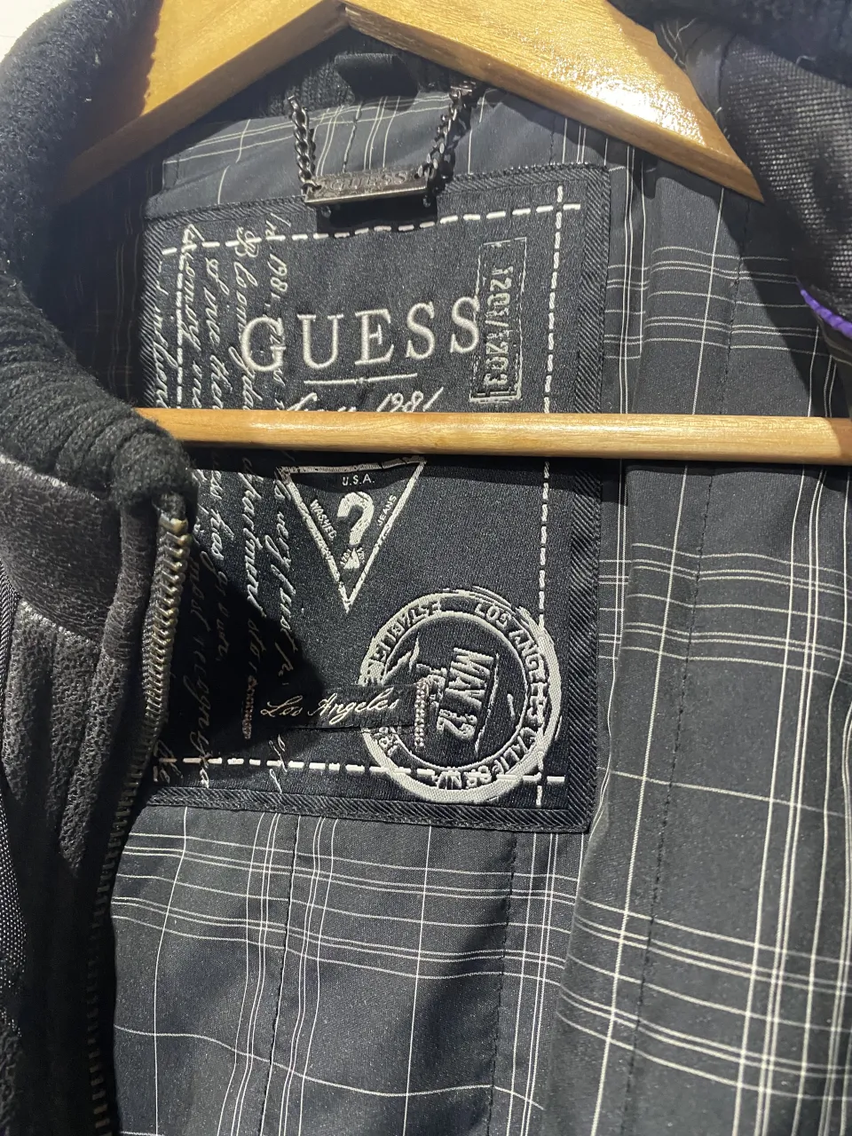 Campera GUESS - Vista 2