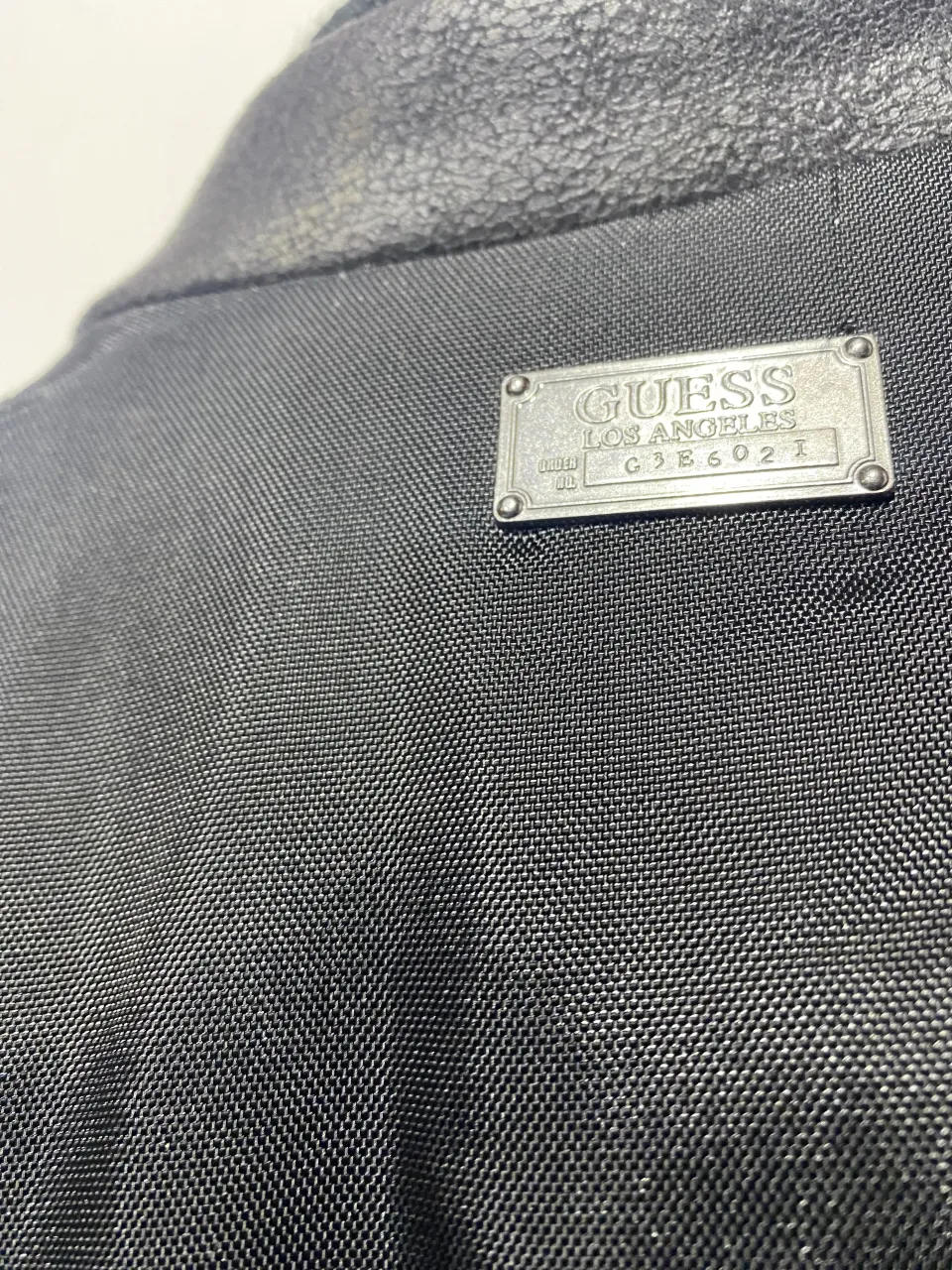 Campera GUESS - Vista 5