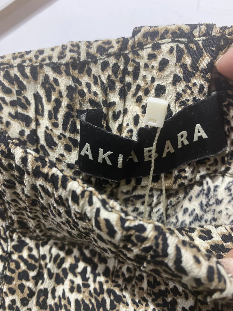 Short Akiabara - Vista 3