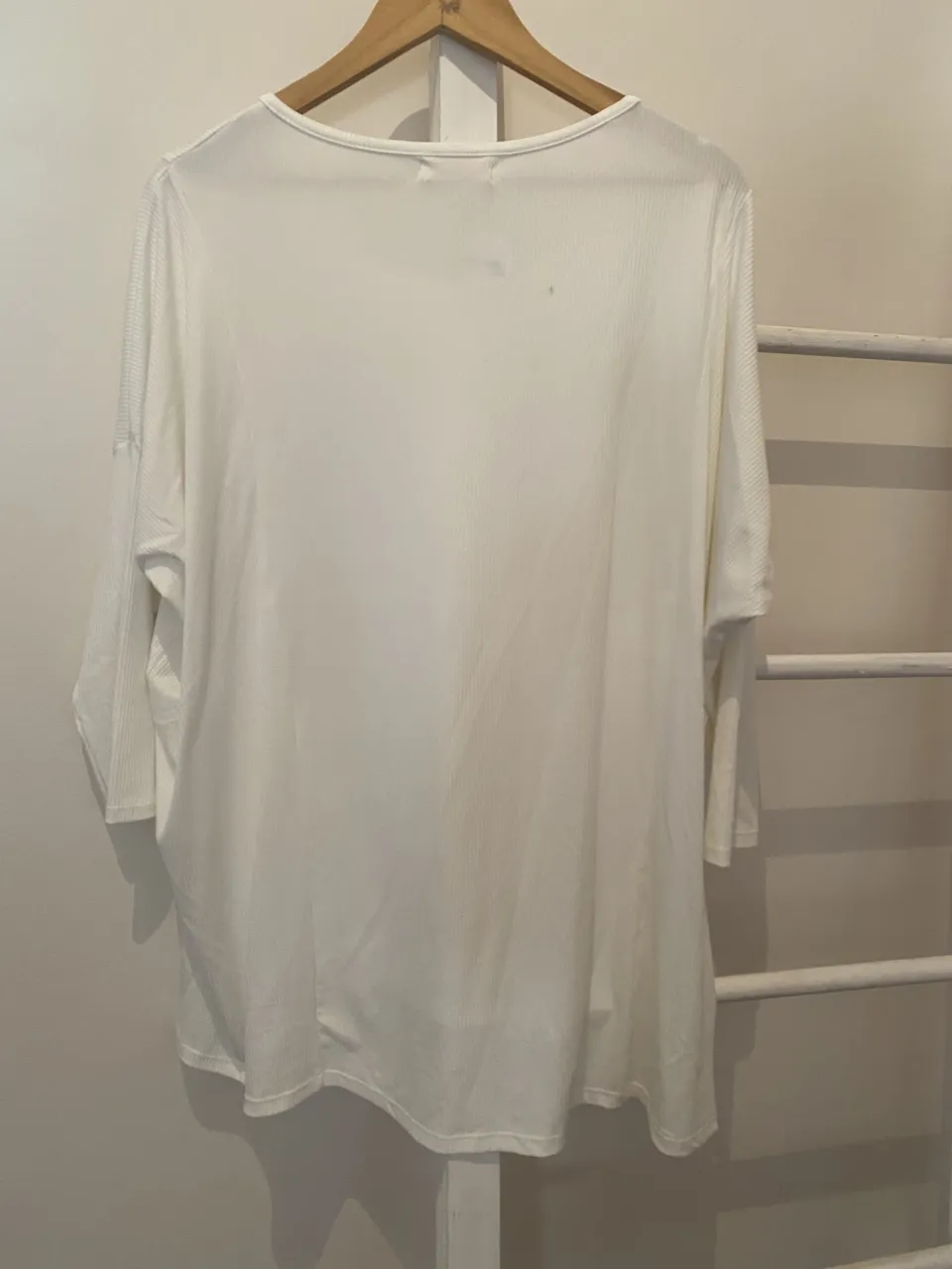 Remera ANONIMAS. - Vista 4