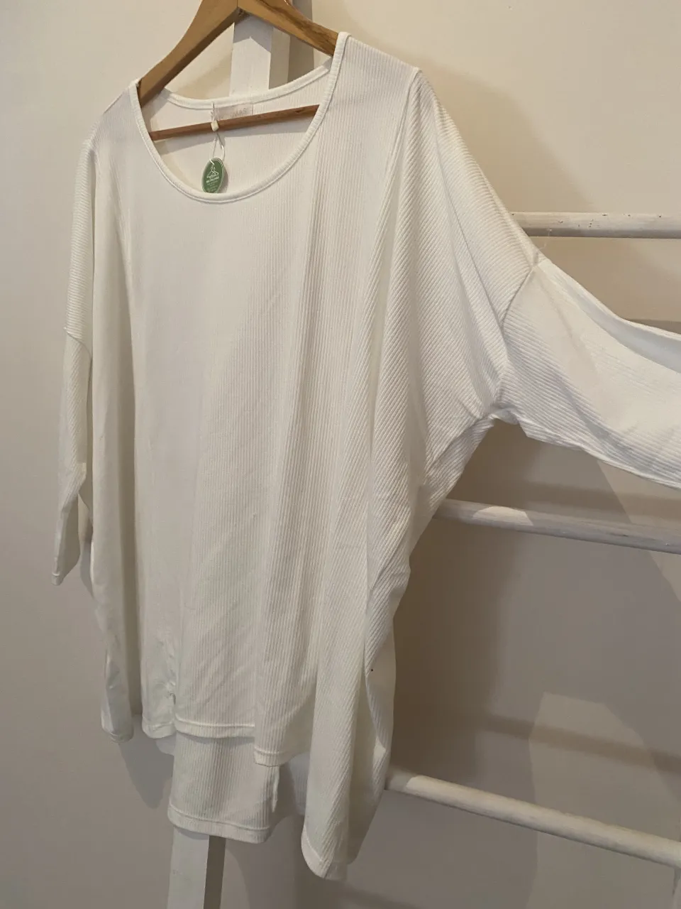 Remera ANONIMAS. - Vista 2