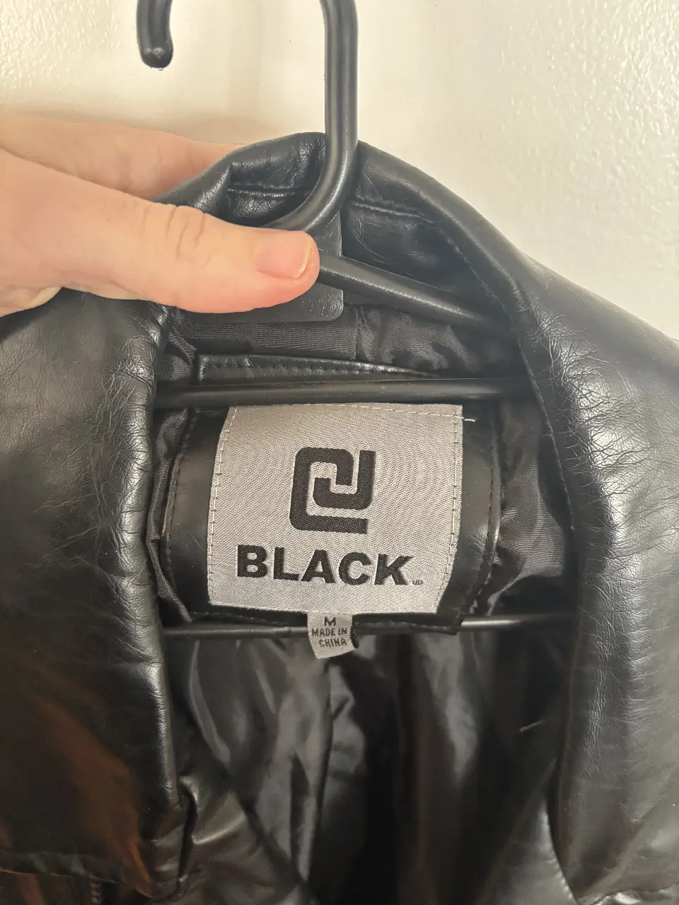 Campera BLACK. - Vista 4