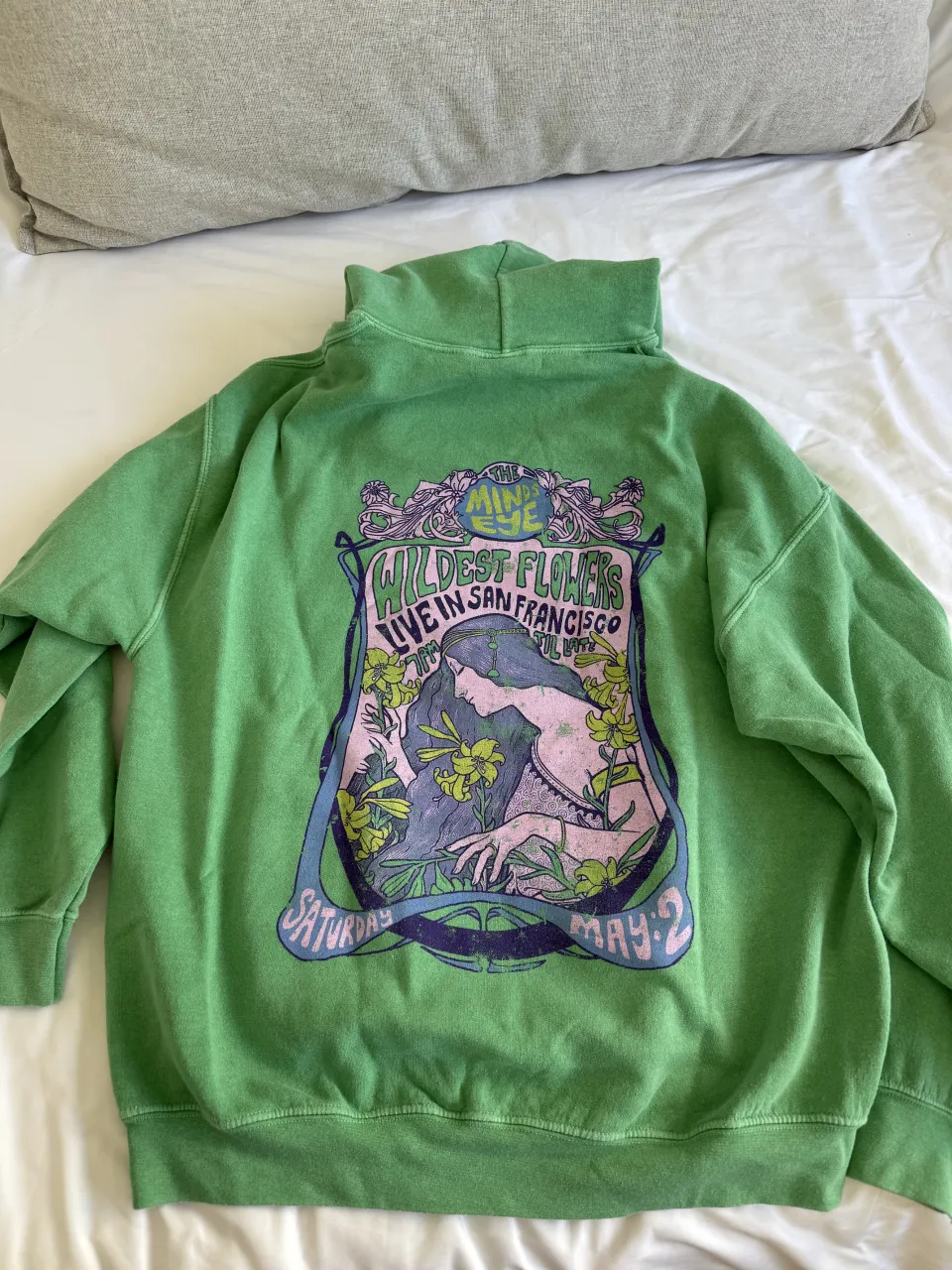 Buzo Urban Outfitters - Vista 3