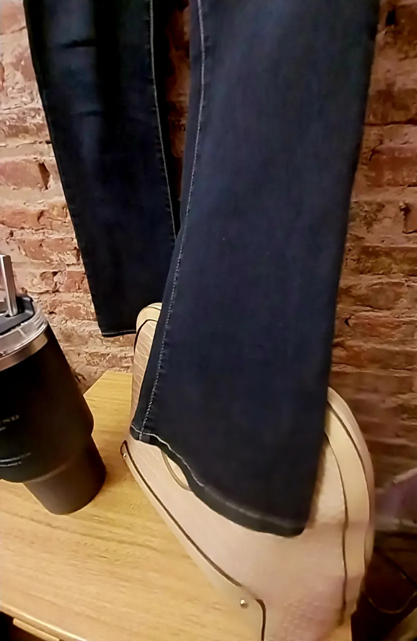 Jean Levi's - Vista 5