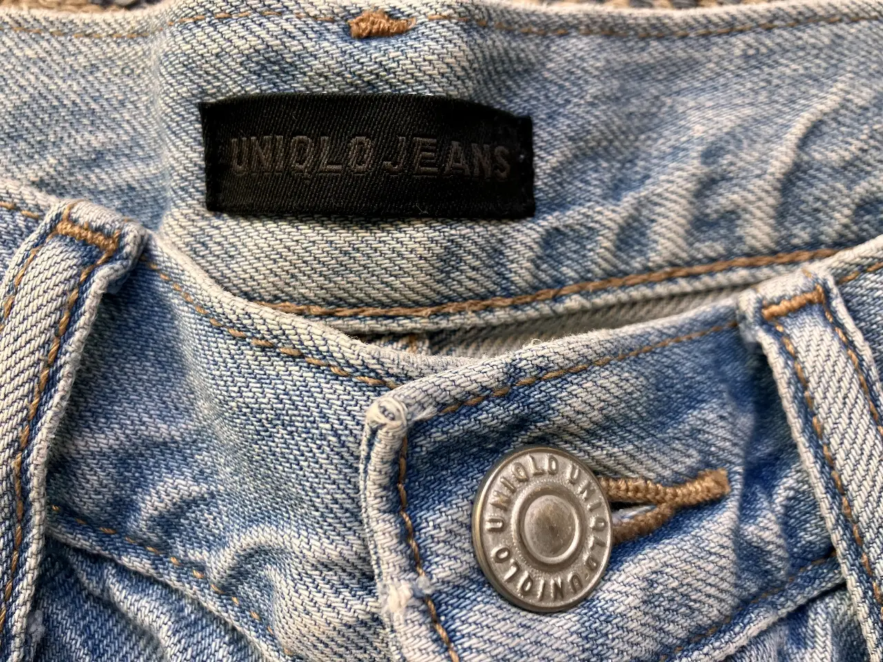 Jean Uniqlo - Vista 3