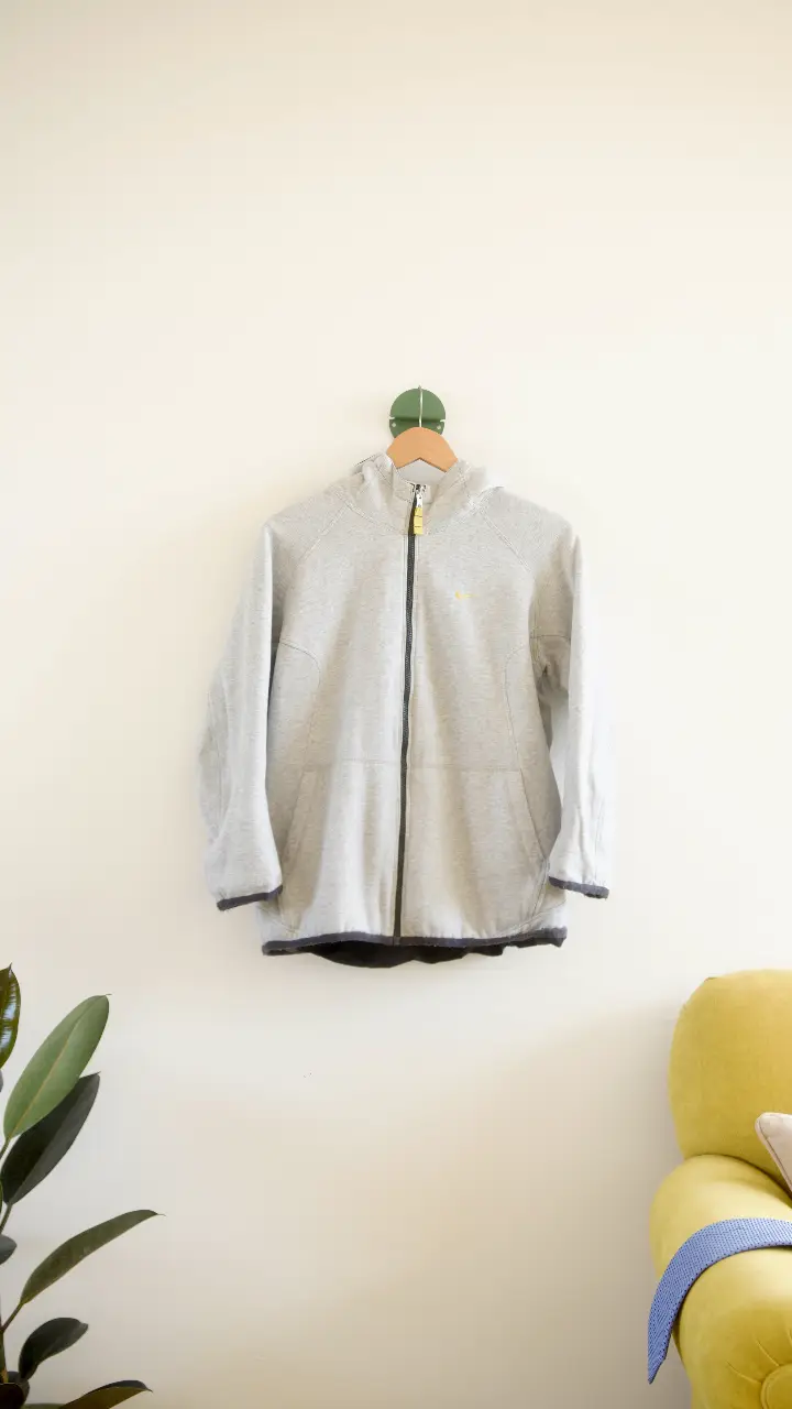 Campera Nike - Vista 2