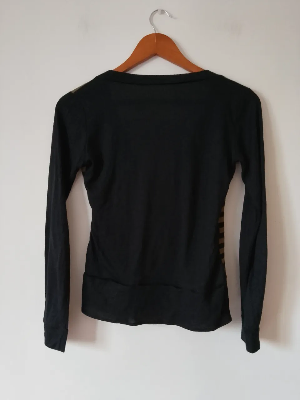 Remera Unknown - Vista 2
