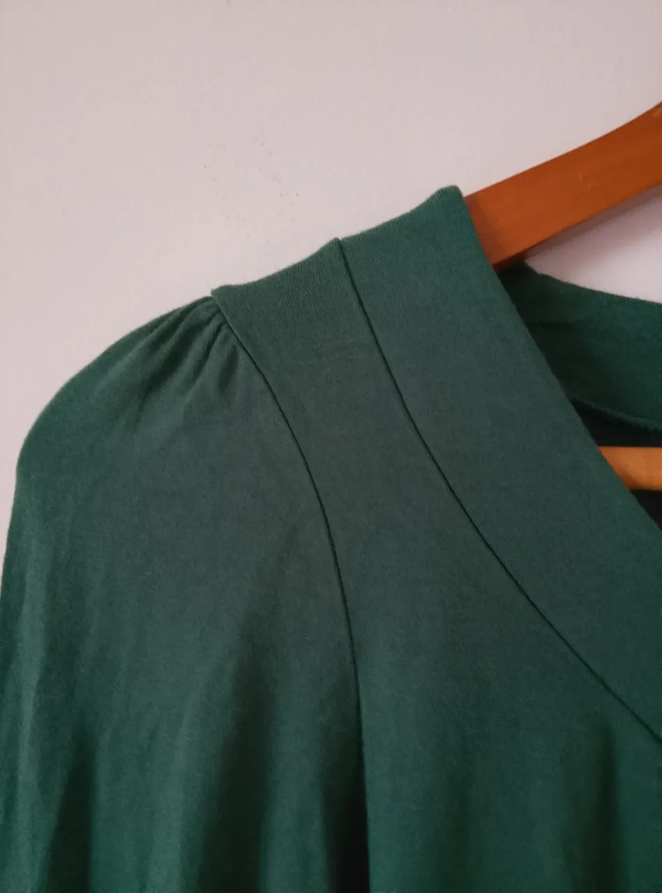 Remera Unknown - Vista 3