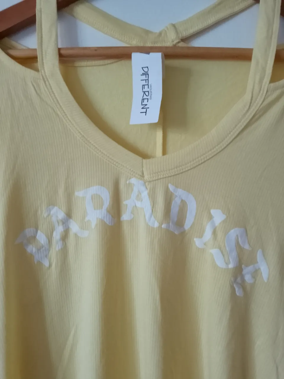 Remera DIFFERENT - Vista 2