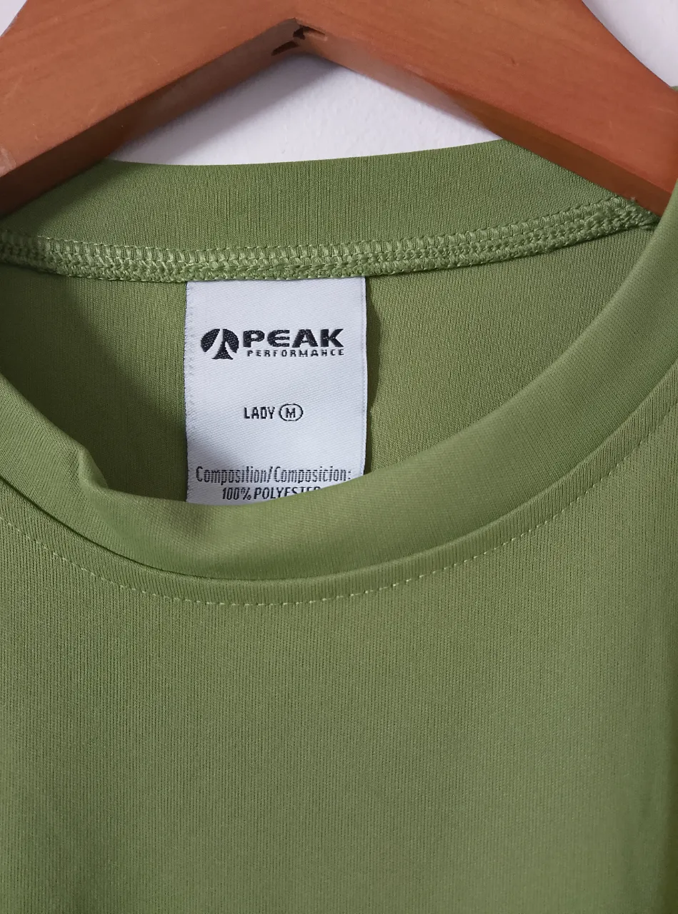 Remera Peak Performance - Vista 2