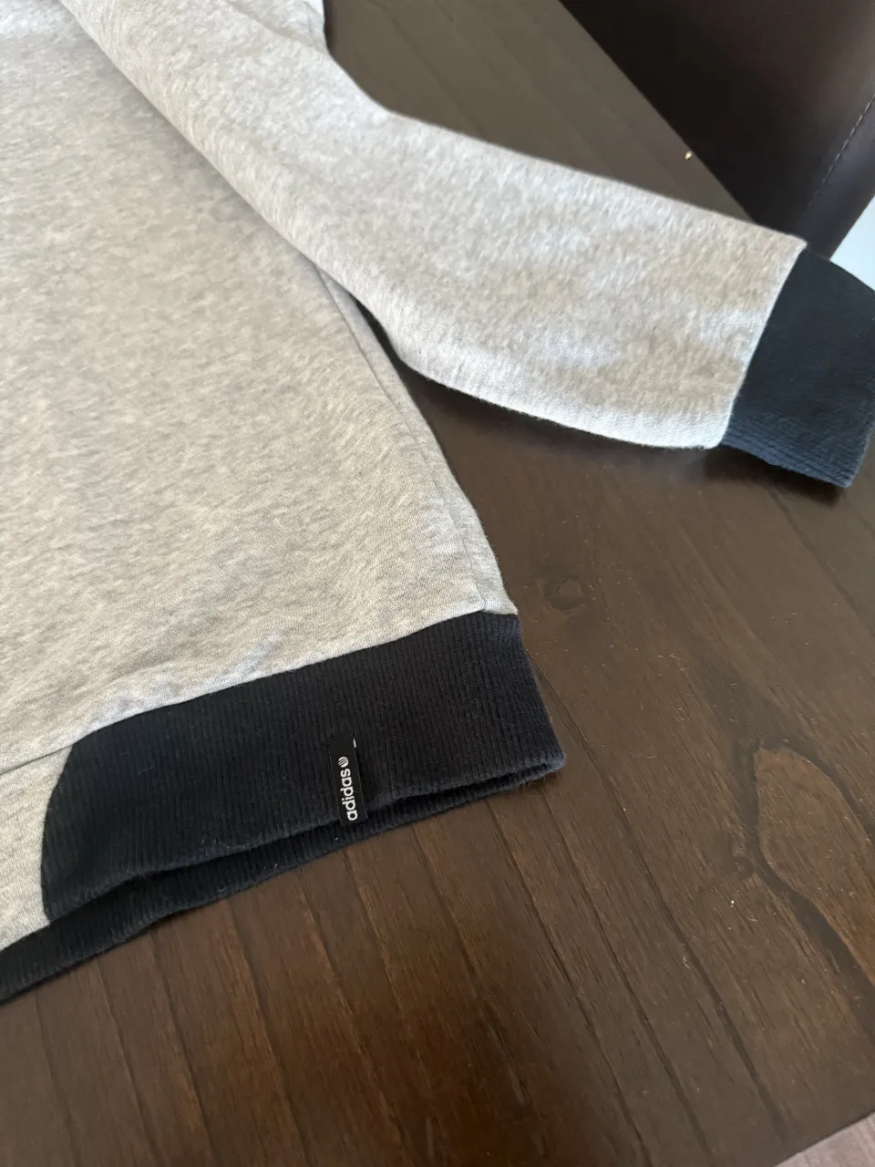 Buzo adidas - Vista 2