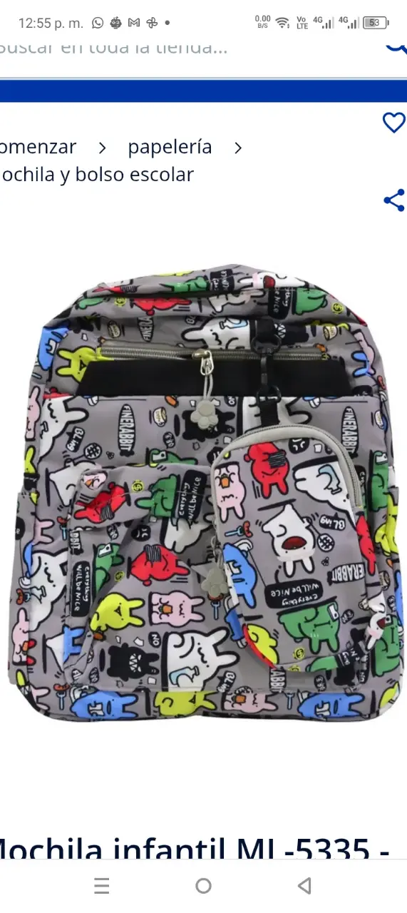 Mochila infantil con diseño de personajes, ideal para el cole. Cuenta con un compartimento principal y un bolsillo frontal con cierre. Incluye un pequeño bolso con cierre y un llavero. 26cm de ancho y 35 cm de alto.
