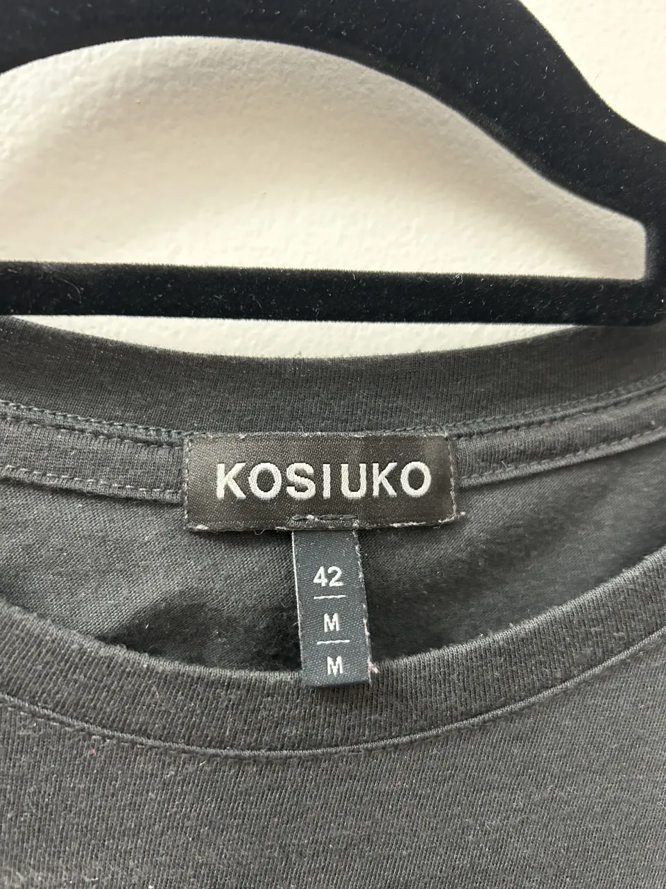 Remera Kosiuko - Vista 2