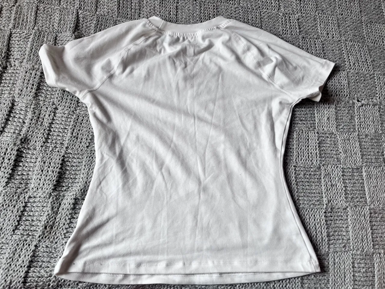 Remera Temu - Vista 2