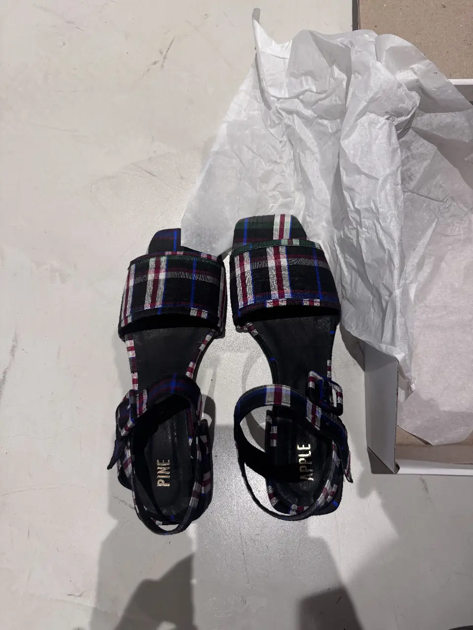 Sandalias Apple - Vista 3