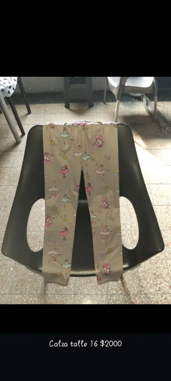 Calza talle 16 con estampado de bailarinas. Ideal para niñas.