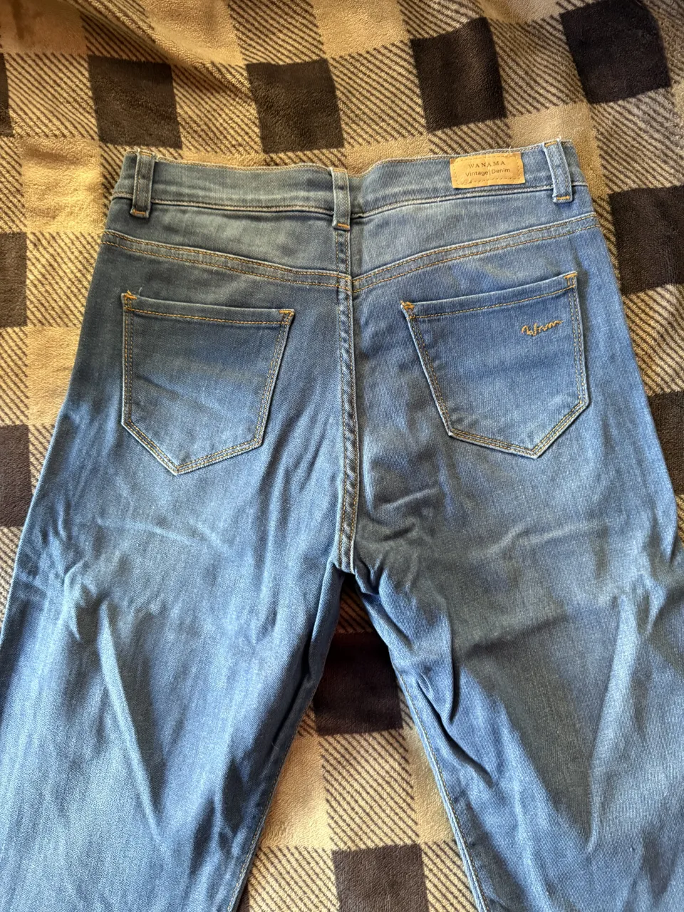 Jean Wanama girls - Vista 2