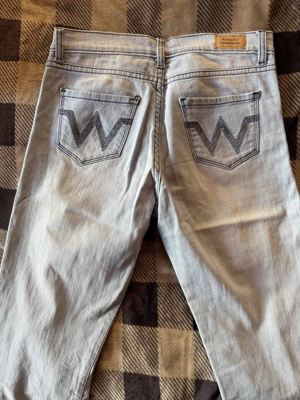 Jean Wanama - Vista 3