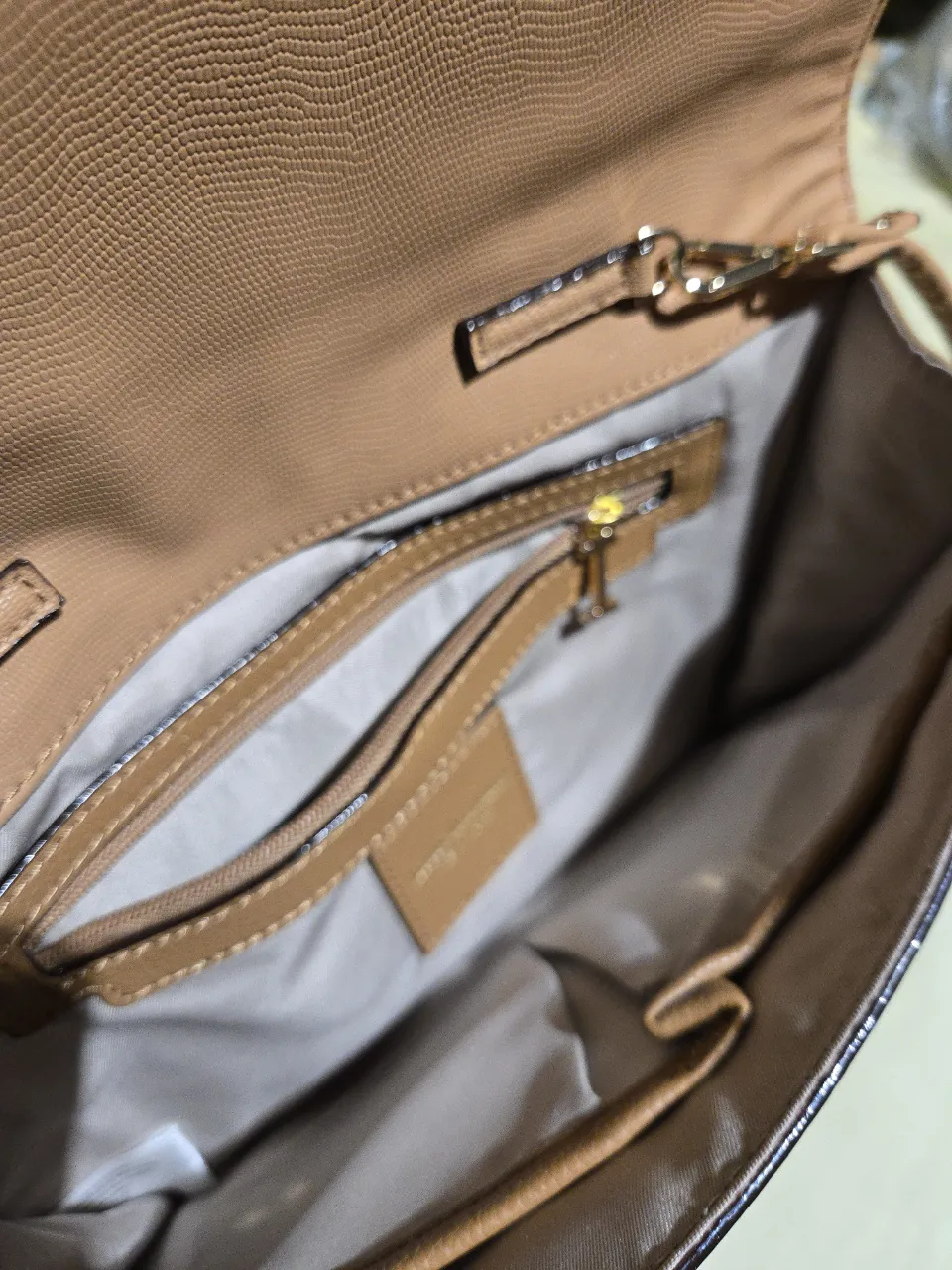 Cartera Isaac Mizrahi - Vista 4