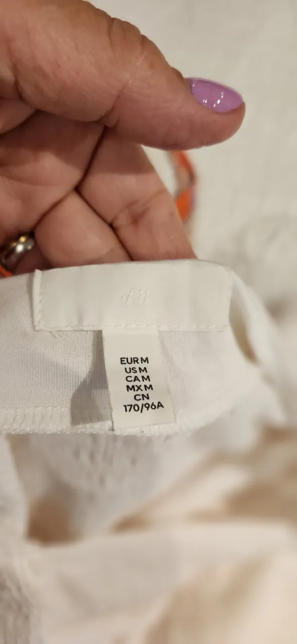 Remera H&M - Vista 2