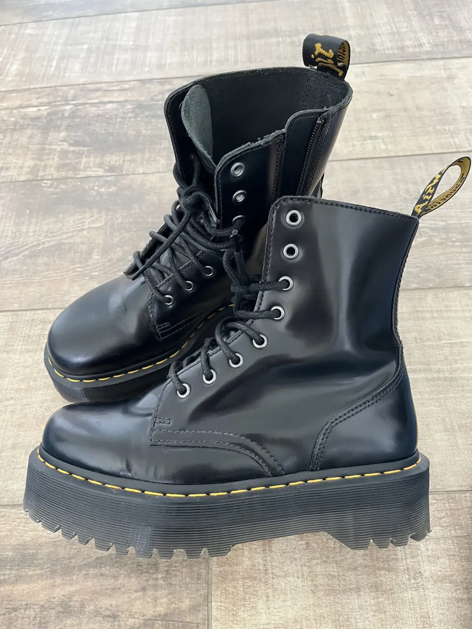 Borcegos Dr. Martens - Vista 5