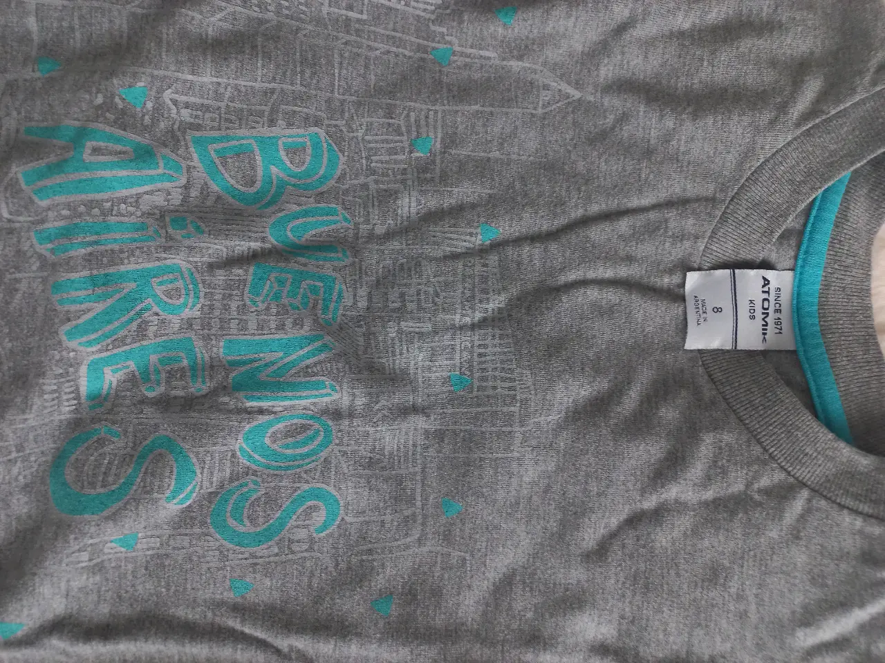 Remera Atomik - Vista 2