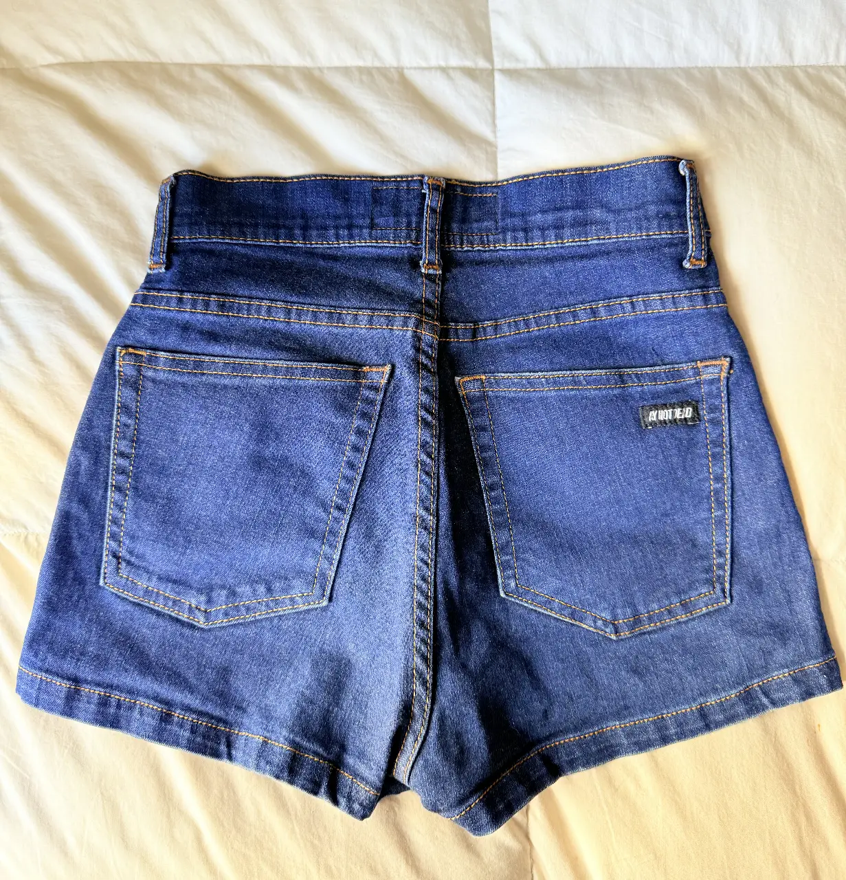 Short Ay Not Dead - Vista 2