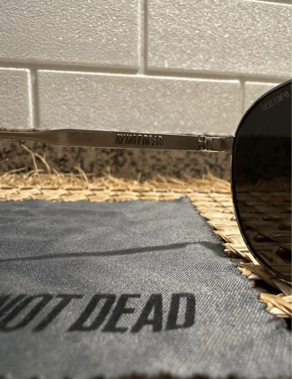 Anteojos Ay Not Dead - Vista 2