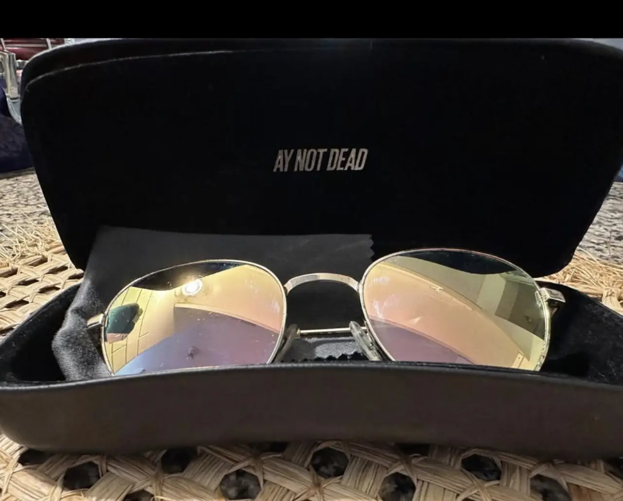 Anteojos Ay Not Dead - Vista 5