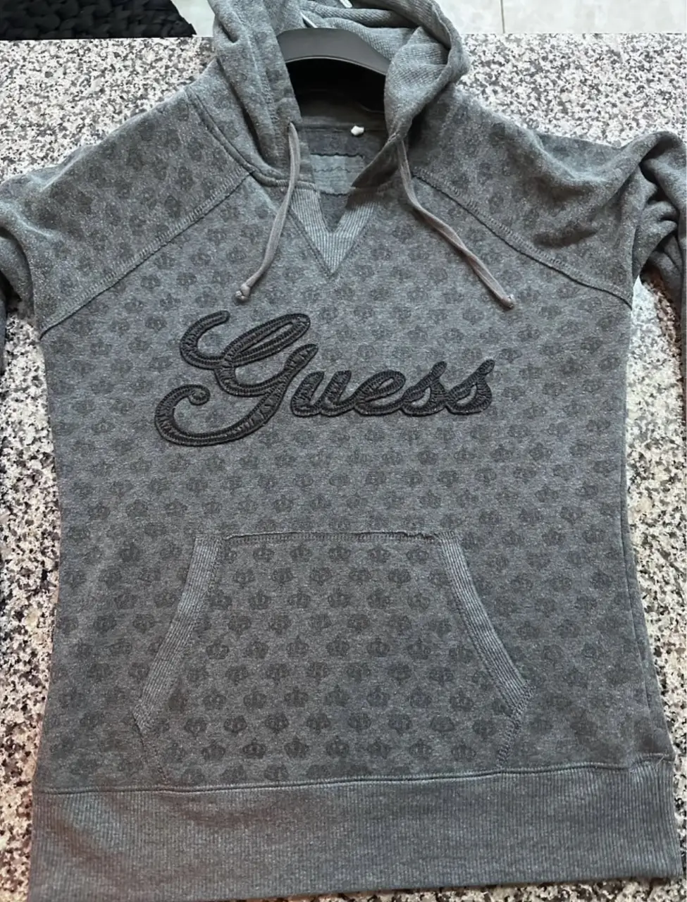 Buzo GUESS - Vista 2